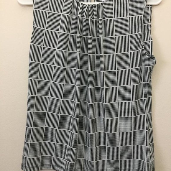 Calvin Klein Tops - Black & White Strip top